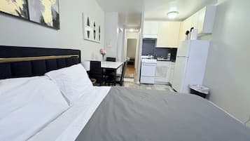 1 bedroom, iron/ironing board, travel cot, free WiFi