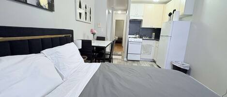 1 Schlafzimmer, Bügeleisen/Bügelbrett, Reisekinderbett, kostenloses WLAN