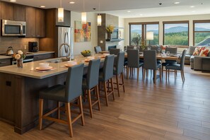 Micro-ondes, four, plaque de cuisson, lave-vaisselle