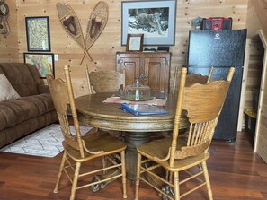 Dining - Peaceful Barn Retreat in Charming Nederland Boulder Mountains with Two Horses (Boulder)