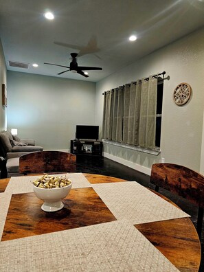 Dining - Quiet Ranch Home (Stephenville)