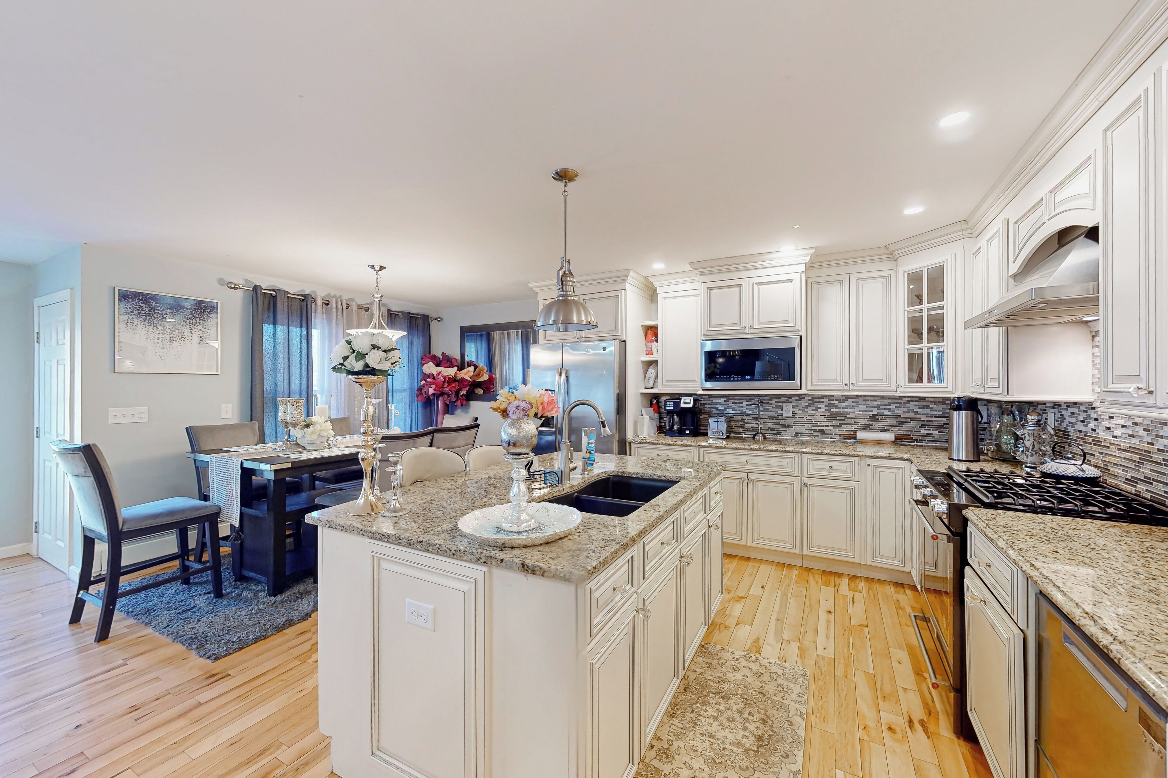 Refrigerador, microondas, parrilla de estufa y lavavajillas 