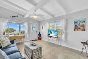 Smart TV - Island Breeze Condo on the Beach (Englewood)