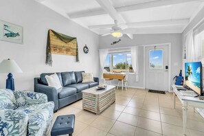 Smart TV - Island Breeze Condo on the Beach (Englewood)