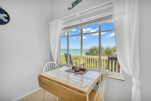 Dining - Island Breeze Condo on the Beach (Englewood)