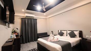 Executive Room | Desk, free WiFi