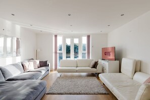 TV - GuestReady - Riverside Retreat in Wapping (London)