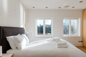 3 bedrooms, iron/ironing board, Internet, bed sheets - GuestReady - Riverside Retreat in Wapping (London)