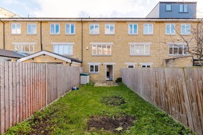 Exterior - GuestReady - Riverside Retreat in Wapping (London)