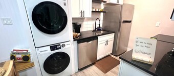 Peaceful Longwood Home – Minutes to Attractions 4B - XL parking - Netflix - more