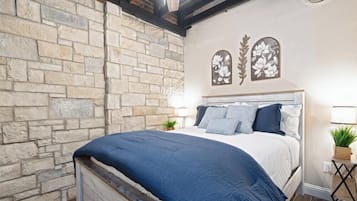 2 habitaciones, tabla de planchar con plancha, wifi y ropa de cama