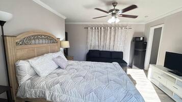 Iron/ironing board, internet, bed sheets