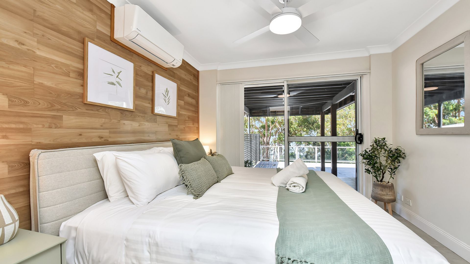 Iron/ironing board, free WiFi