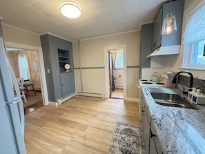 Private kitchen - 2-bedroom apartment with Ocean Views in Stonington Borough (Stonington)