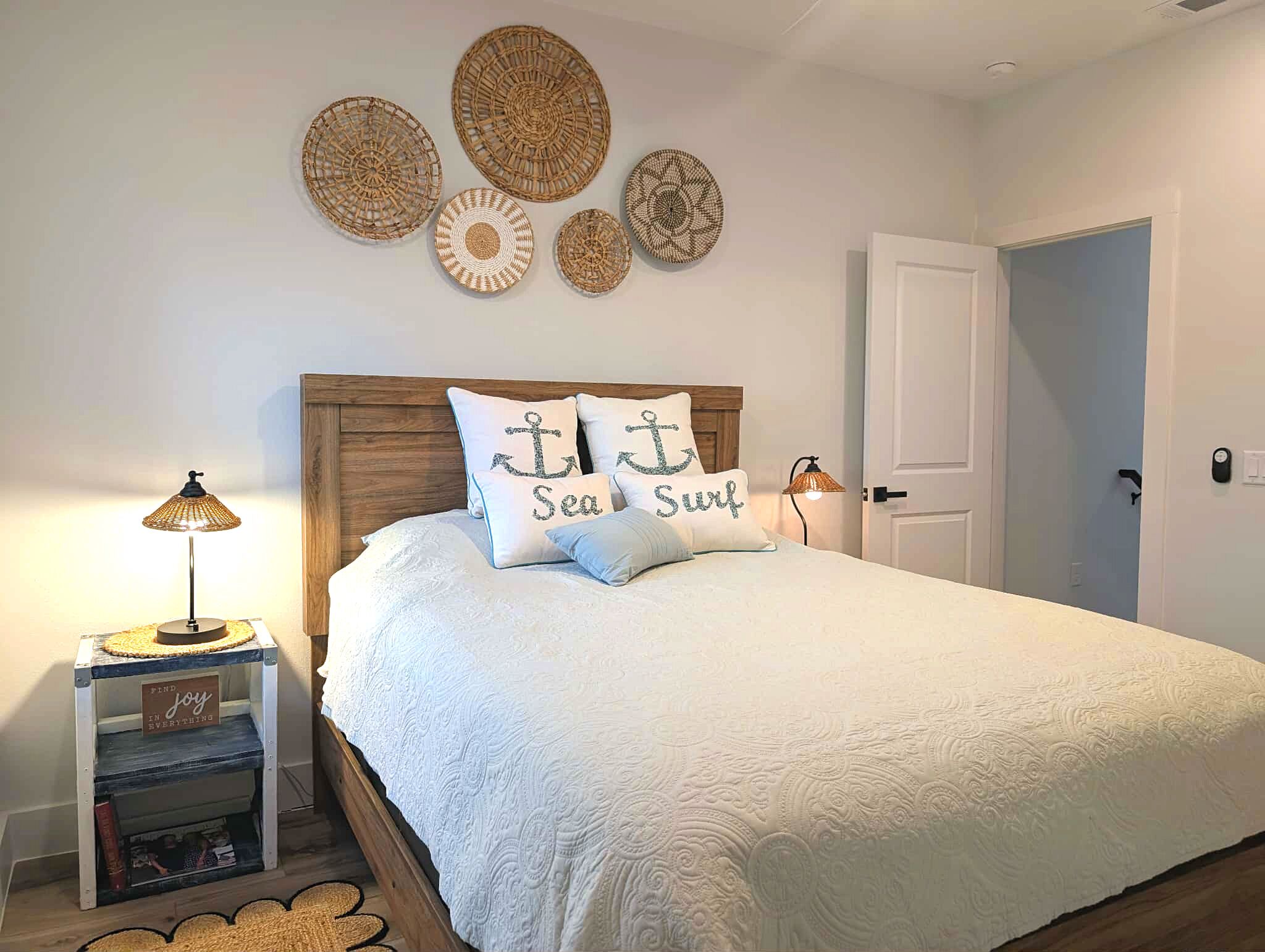 Een strijkplank/strijkijzer, gratis wifi, beddengoed