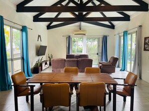 Interior - Vanuakula Luxury Escapes–Luxury 4Bedroom Villa with Private Pool, Naisoso Island (Nadi)
