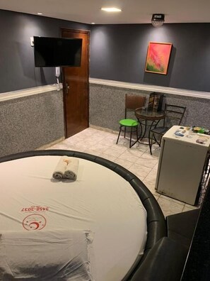 Desk, blackout drapes, free WiFi - Caribe Palace Hotel Samambaia Sul (Samambaia)