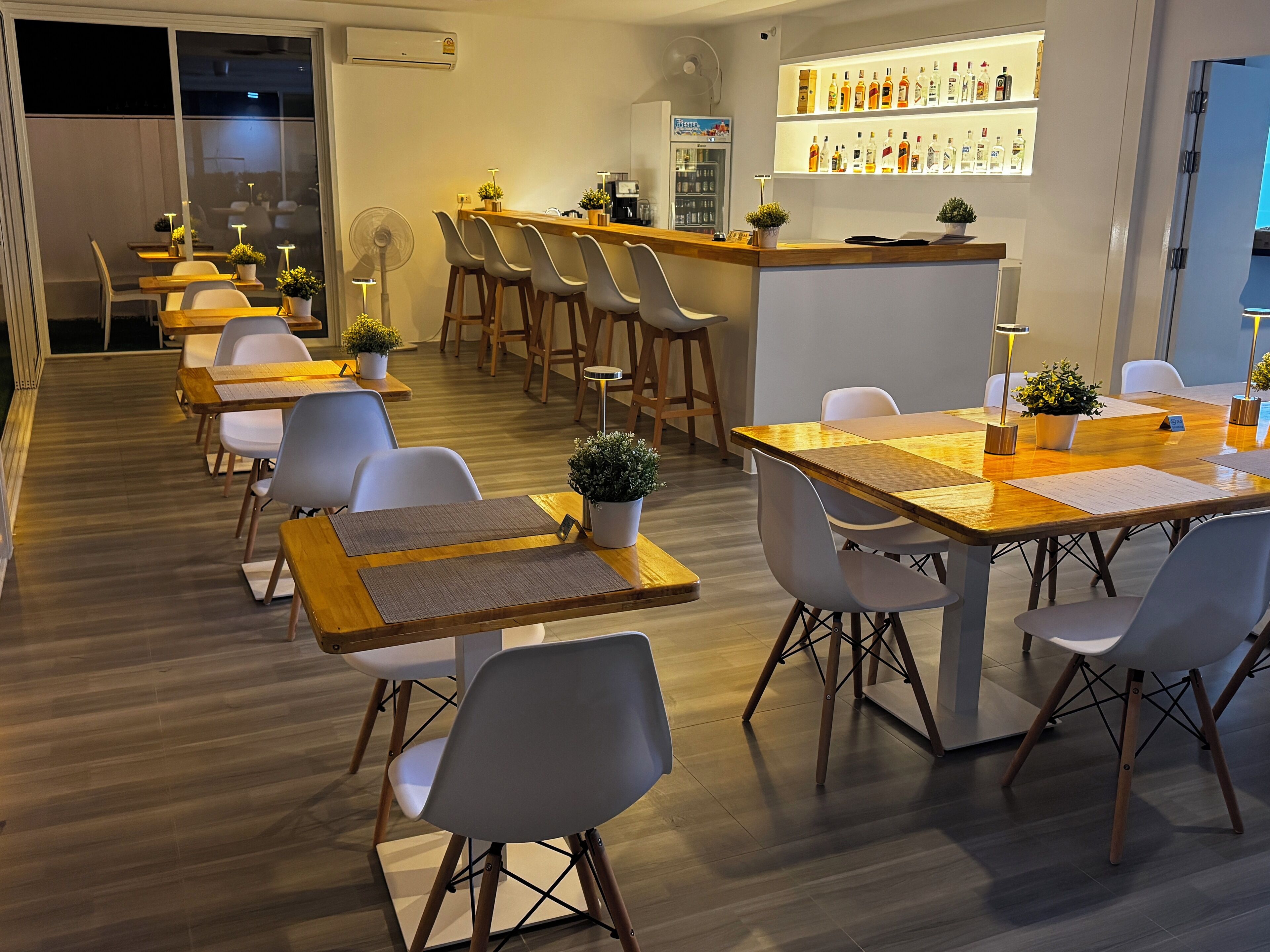 ฝ่ายต้อนรับ