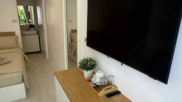 Blackout drapes, free WiFi, bed sheets