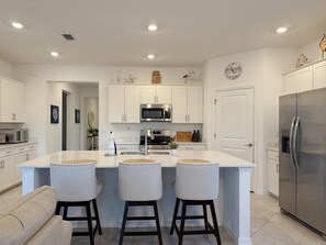 Fridge, microwave, oven, stovetop - 3BR Wellen Park Pool Home w/ Hot Tub (Venice)