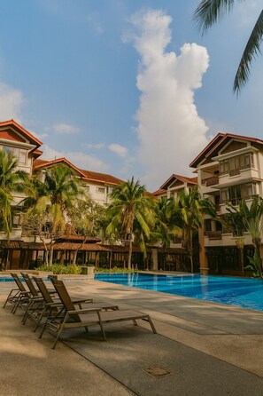 Outdoor pool, open 7:00 AM to 10:00 PM, pool umbrellas, pool loungers - 183 Ampang by Widebed (Kuala Lumpur)
