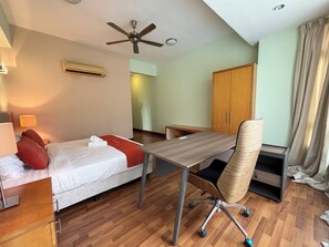 Soundproofing, iron/ironing board, free WiFi - 183 Ampang by Widebed (Kuala Lumpur)