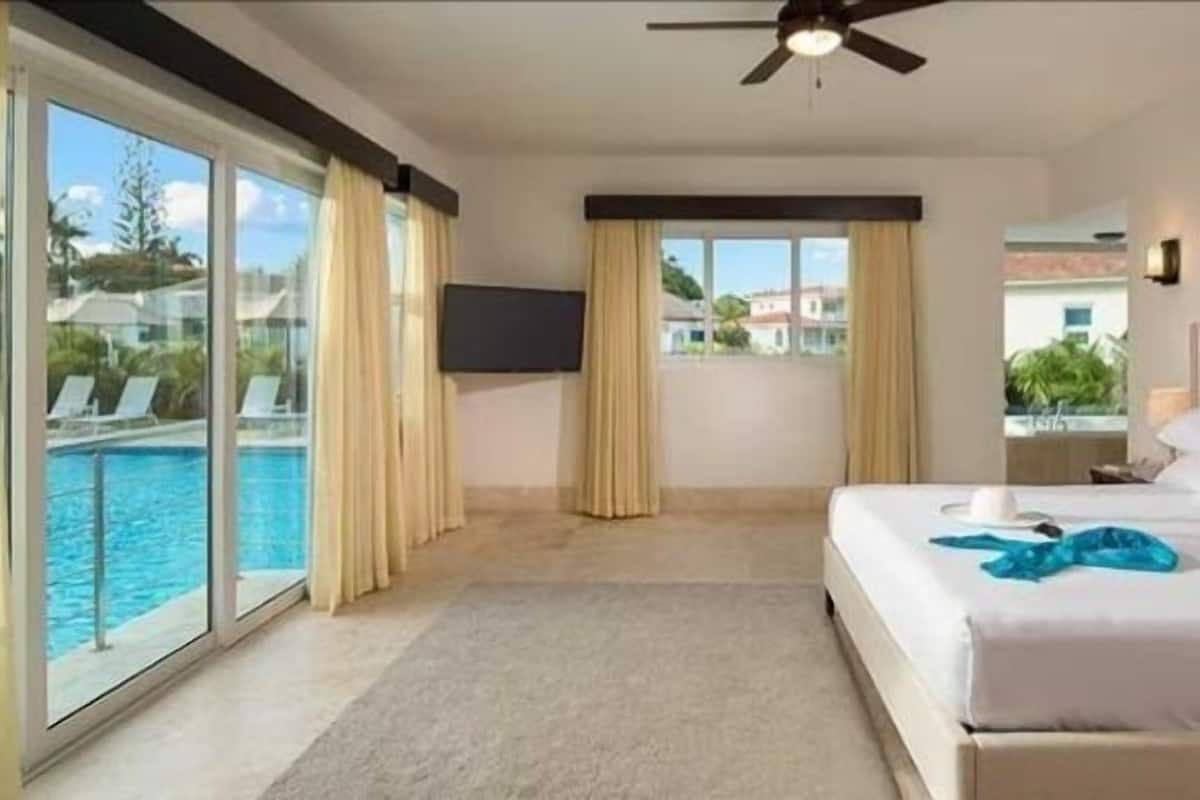 Villa, uitzicht op tuin | Een kluis op de kamer, individueel gemeubileerd