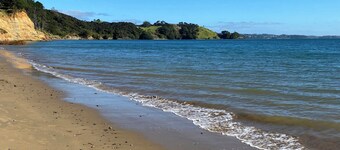 Dog friendly Northland getaway - Hihi Beach