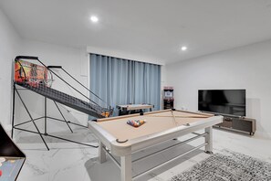 غرفة الألعاب