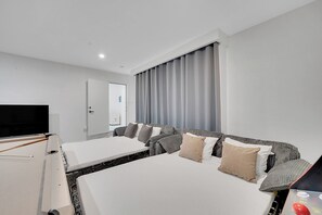 مكواة/لوح كي وواي فاي وملاءات أسرّة