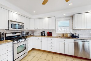 Fridge, microwave, stovetop, dishwasher - Walk to Sandhills Beach! Sunny Group Getaway (Scituate)