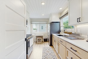 Fridge, microwave, stovetop, coffee/tea maker - Boat & Fish! Lodi Retreat w/ Dock & Watercraft (Lodi)