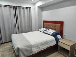 5 bedrooms, WiFi, bed sheets
