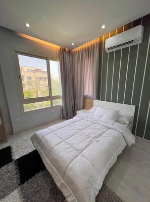 3 bedrooms, free WiFi, bed sheets, wheelchair access