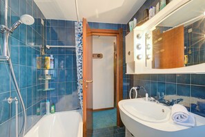 Hair dryer, bidet, towels - Appartamento Il Cardo, Sauze d'Oulx, Italy (Sauze d'Oulx)