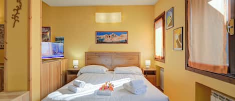 Free WiFi, bed sheets