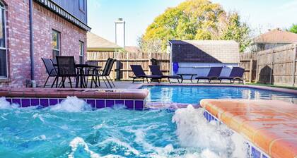 Heated Pool Retreat with Hot Tub Mins from Stadiums, Game Room, 12 guests
