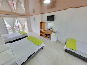 Deluxe Quadruple Room, Balcony, Sea View | Free WiFi - Dalai Beach Stay (Salango)