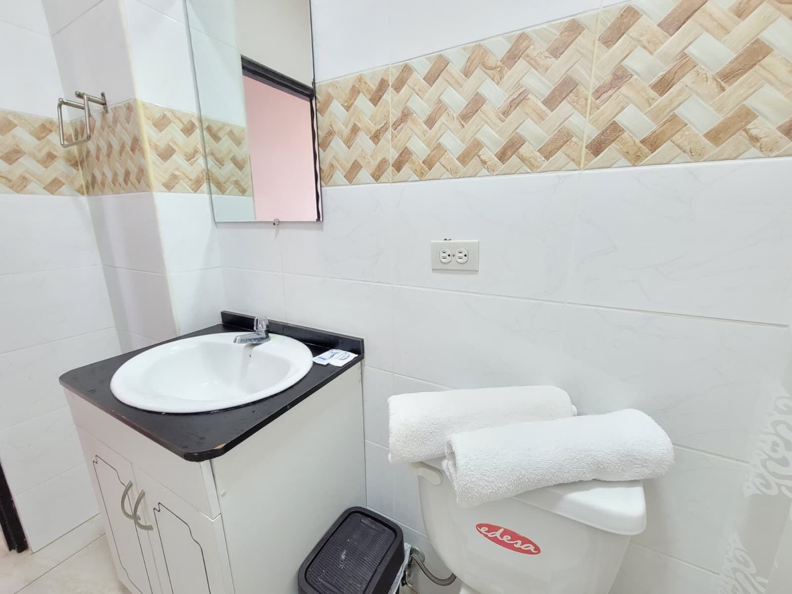 Chambre Quadruple Familiale, plusieurs lits, balcon, vue mer | Salle de bain