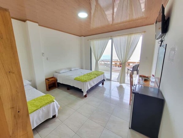 Deluxe Twin Room, Balcony, Sea View | Free WiFi - Dalai Beach Stay (Salango)