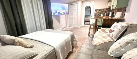 1 dormitorio, tabla de planchar con plancha, wifi gratis y ropa de cama