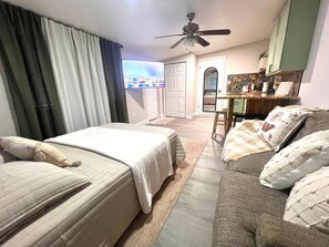 1 habitación, tabla de planchar con plancha, wifi gratis y ropa de cama 