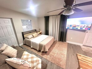 1 dormitorio, tabla de planchar con plancha, wifi gratis y ropa de cama