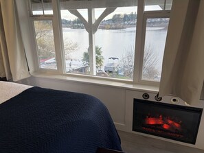 2 bedrooms, iron/ironing board, free WiFi, bed sheets - Lakefront Suite on Langford Lake – Private Wharf, Water Toys, Family Fun (Victoria)