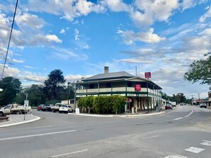 Front of property - Royal Exchange Hotel Burra (Burra)