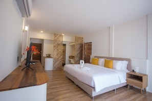 Chambre Double Deluxe, balcon | Coffres-forts dans les chambres, Wi-Fi gratuit