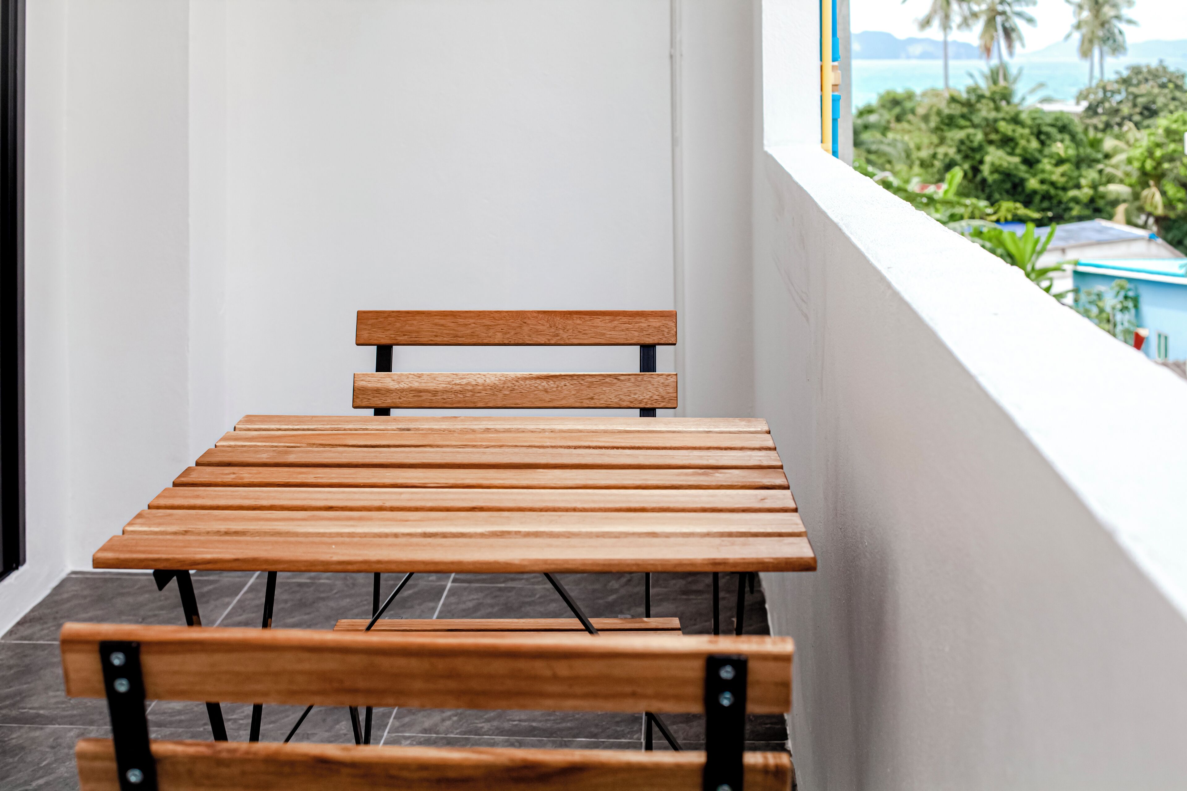 Coffres-forts dans les chambres, fer et planche à repasser