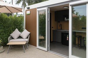 Property grounds - Cozy 1-bedroom cabin in adorable Tambon Choeng Thale with AC (Tambon Choeng Thale)