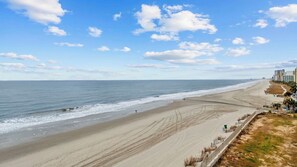 Beach nearby - Sand Dollar | Spacious 4BR w/ Ocean Views + Pool (Myrtle Beach)