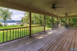 Terrace/patio - Elk River Retreat, in Rogersville AL (Rogersville)